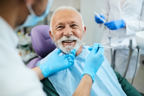 Implantes Dentales No Quirúrgicos en Ontario, CA | Esparza Dentistry