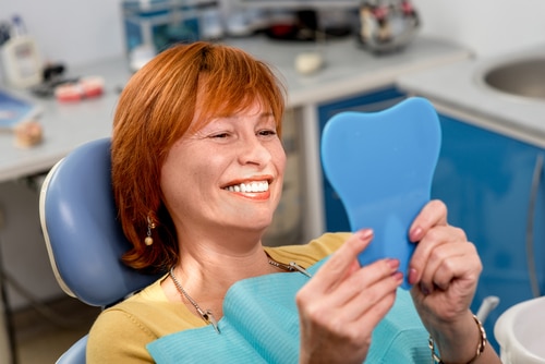 Dentaduras Snap-On en Ontario, CA | Mini Implantes Dentales